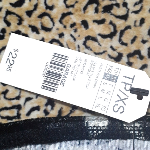 *SOLD* FLORAL VELEVET BODYSUIT//XS//THONG🔥 - Picture 4 of 5